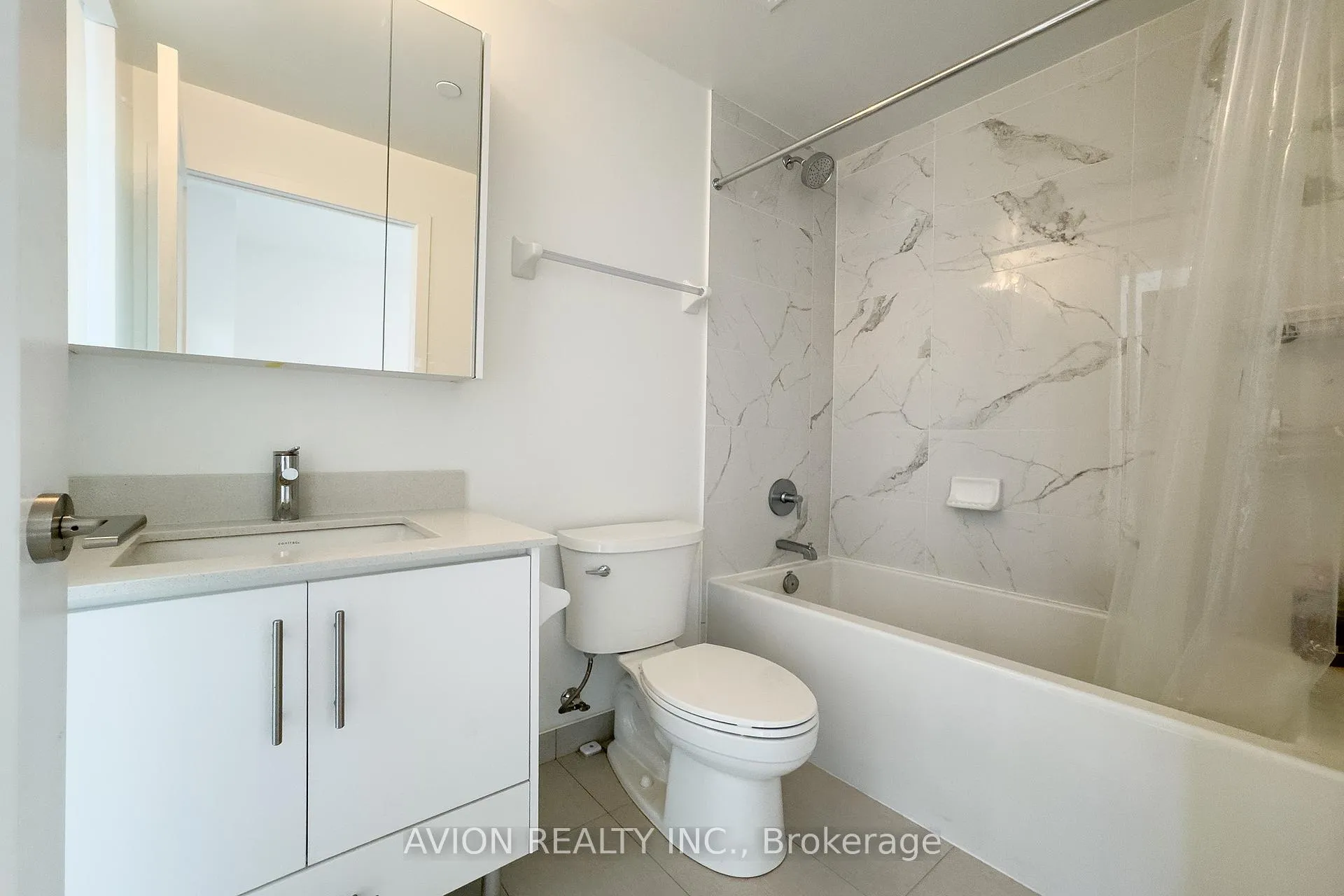 Photo 11 of Unit 703, 105 Oneida Crescent, Richmond Hill, Langstaff — HOMEH