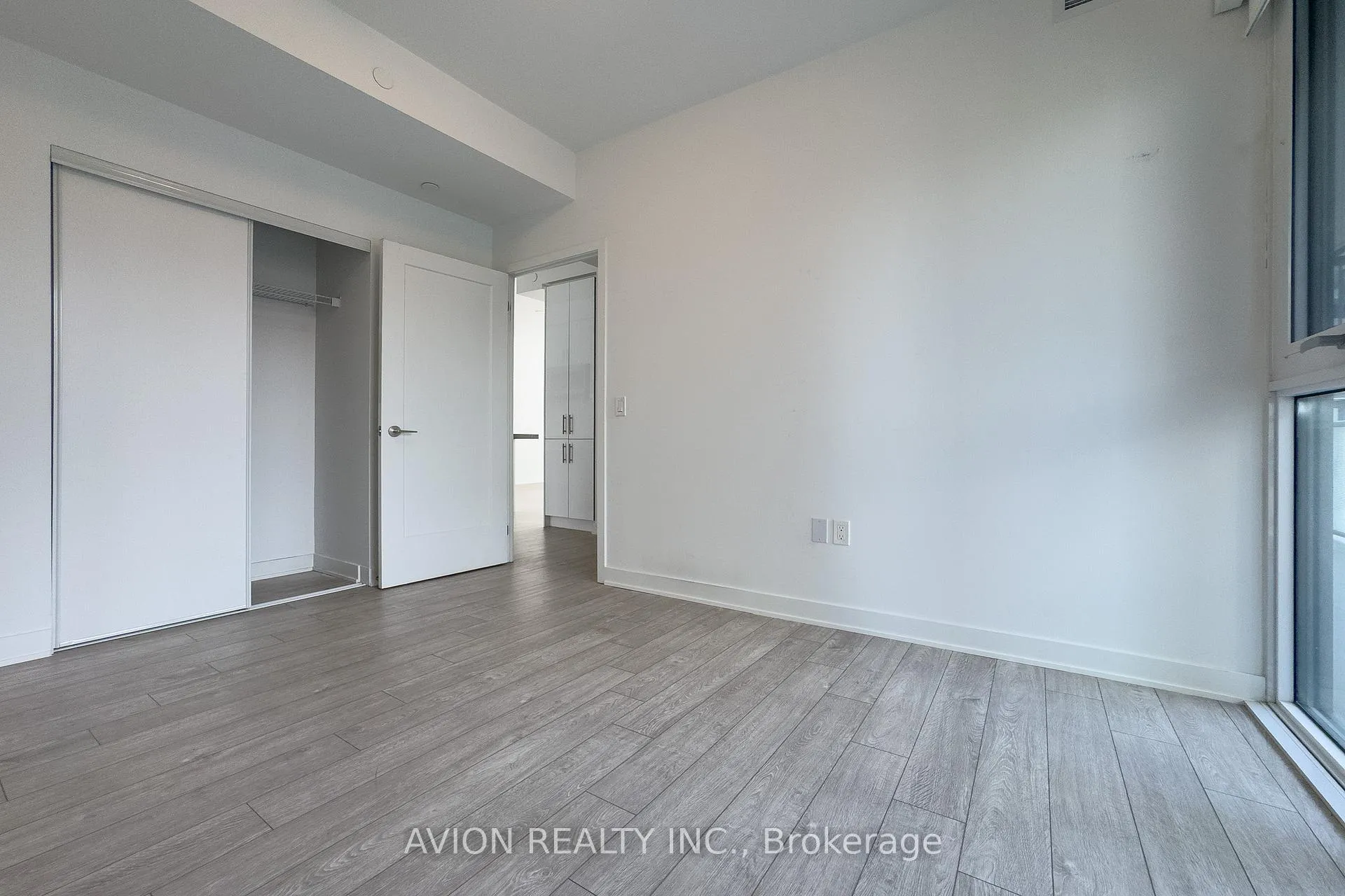 Photo 12 of Unit 703, 105 Oneida Crescent, Richmond Hill, Langstaff — HOMEH