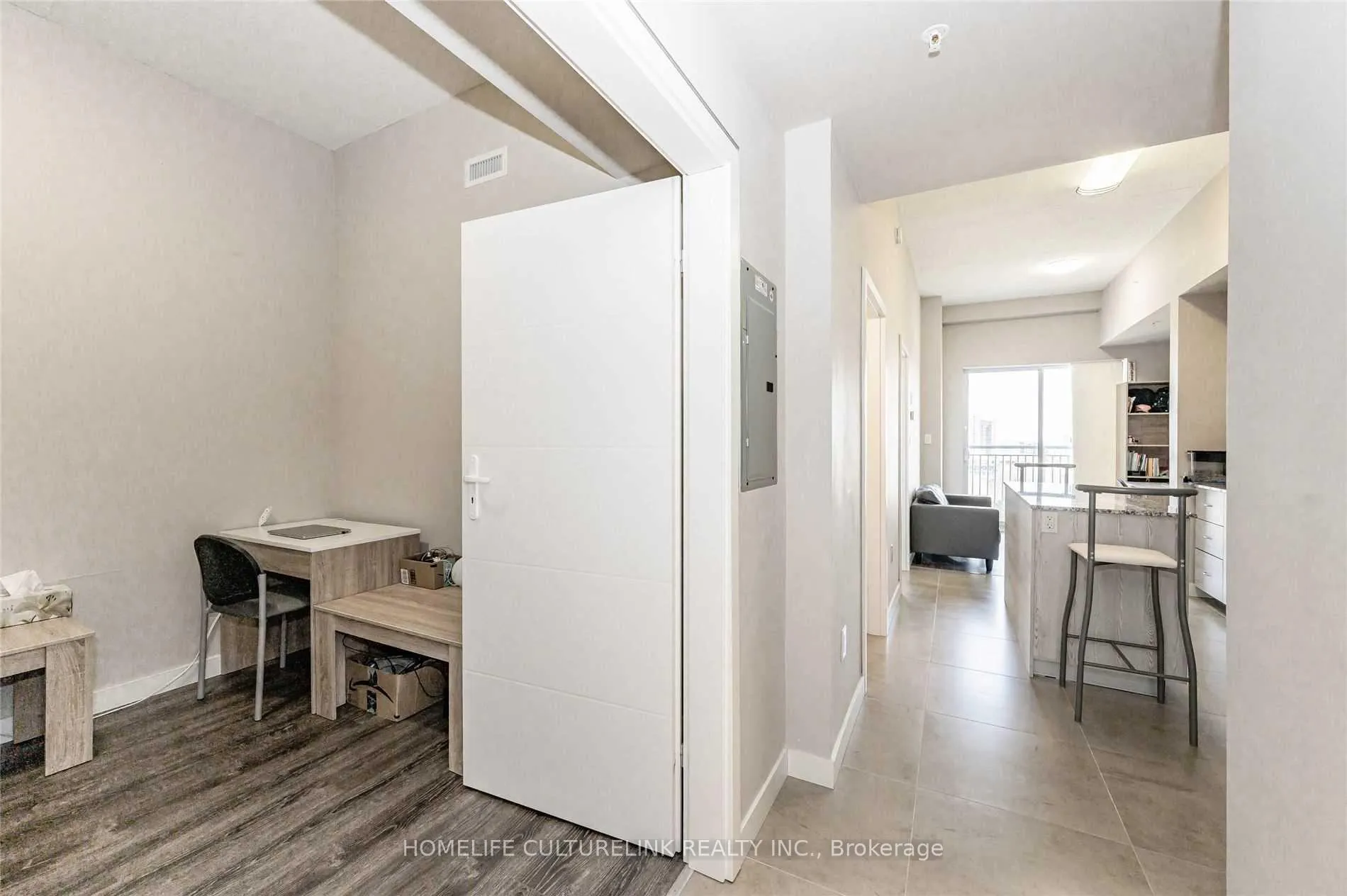 Photo 3 of Unit 823, 280 Lester Street E, Waterloo, Beechwood/University — HOMEH