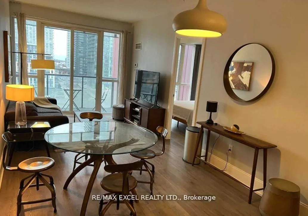 Photo 3 of Unit 728, 560 Front Street W, Toronto, Waterfront Communities — HOMEH