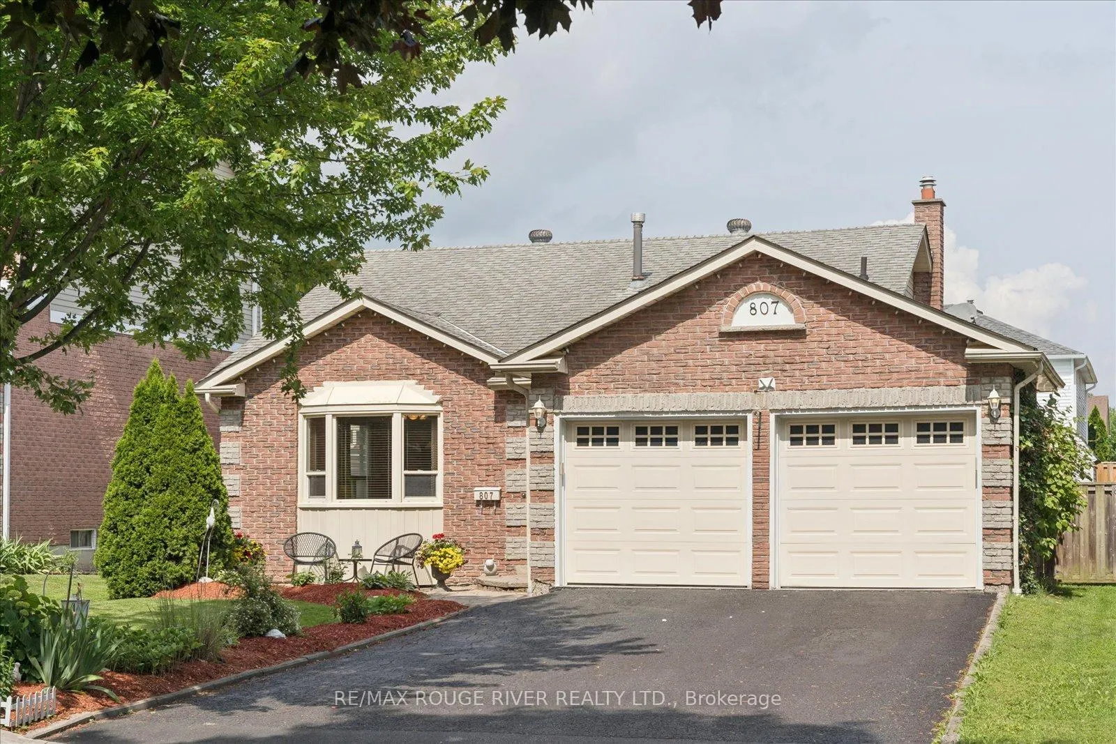 Photo 1 of 807 Red Maple Court, Whitby, Williamsburg — HOMEH