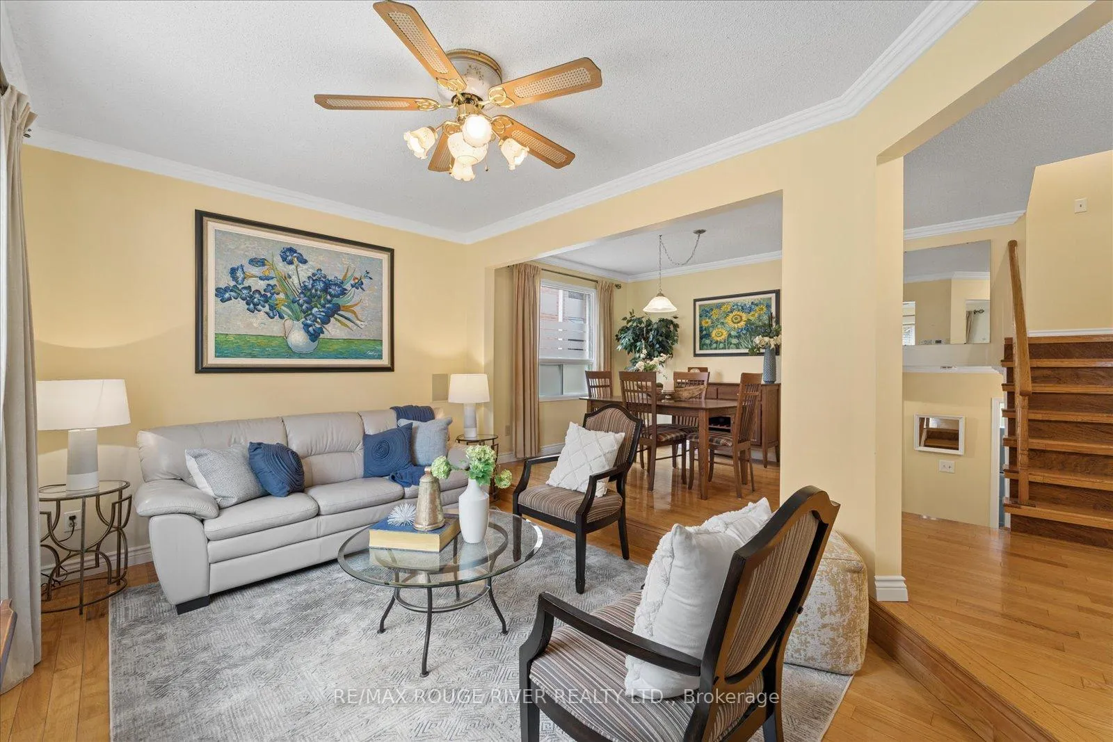 Photo 5 of 807 Red Maple Court, Whitby, Williamsburg — HOMEH