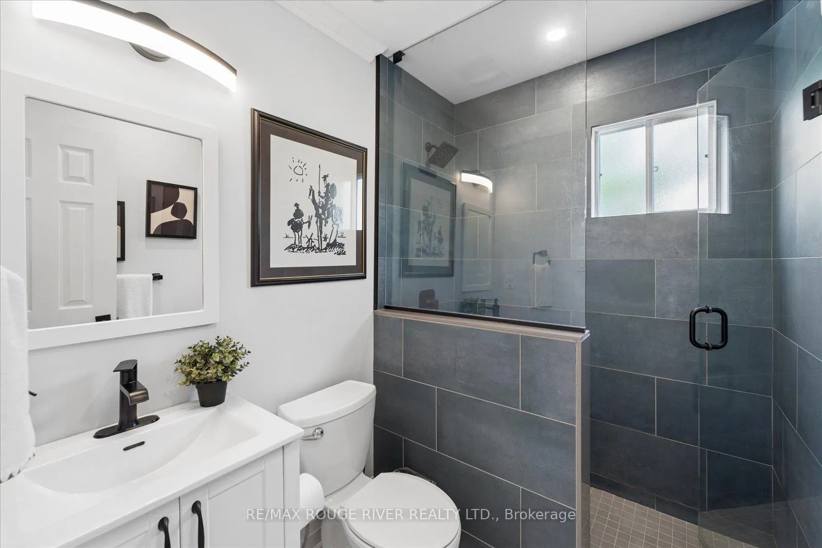 Photo 15 of 807 Red Maple Court, Whitby, Williamsburg — HOMEH