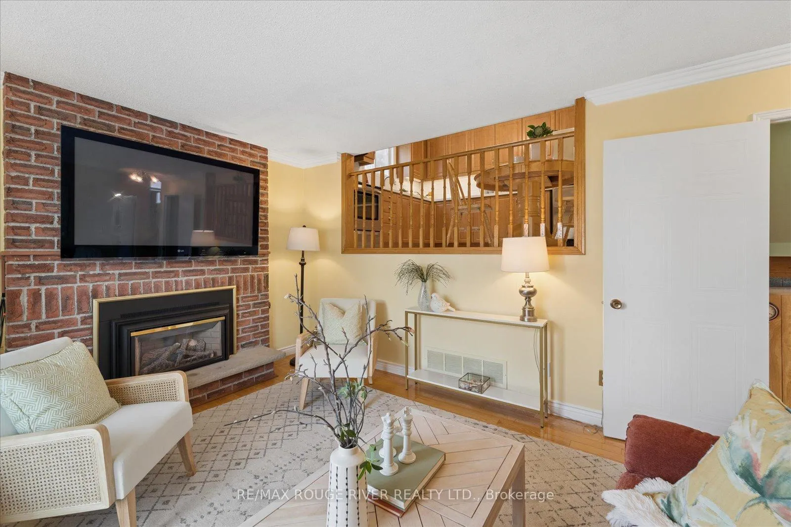 Photo 17 of 807 Red Maple Court, Whitby, Williamsburg — HOMEH