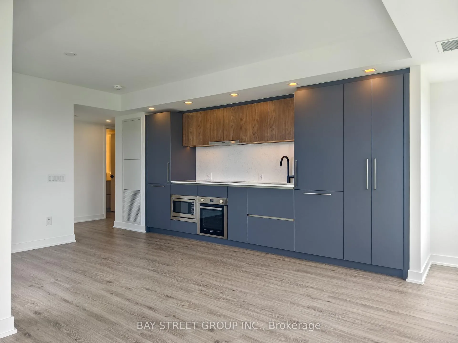 Photo 8 of Unit 2409, 609 Sherbourne Street, Toronto, North St. James Town — HOMEH