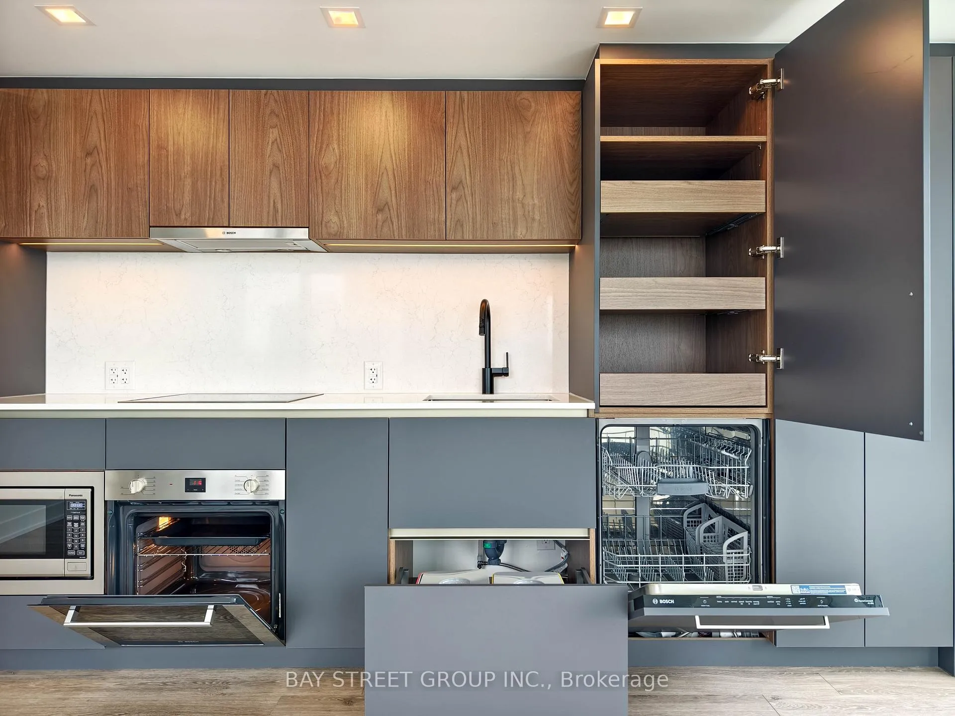 Photo 9 of Unit 2409, 609 Sherbourne Street, Toronto, North St. James Town — HOMEH