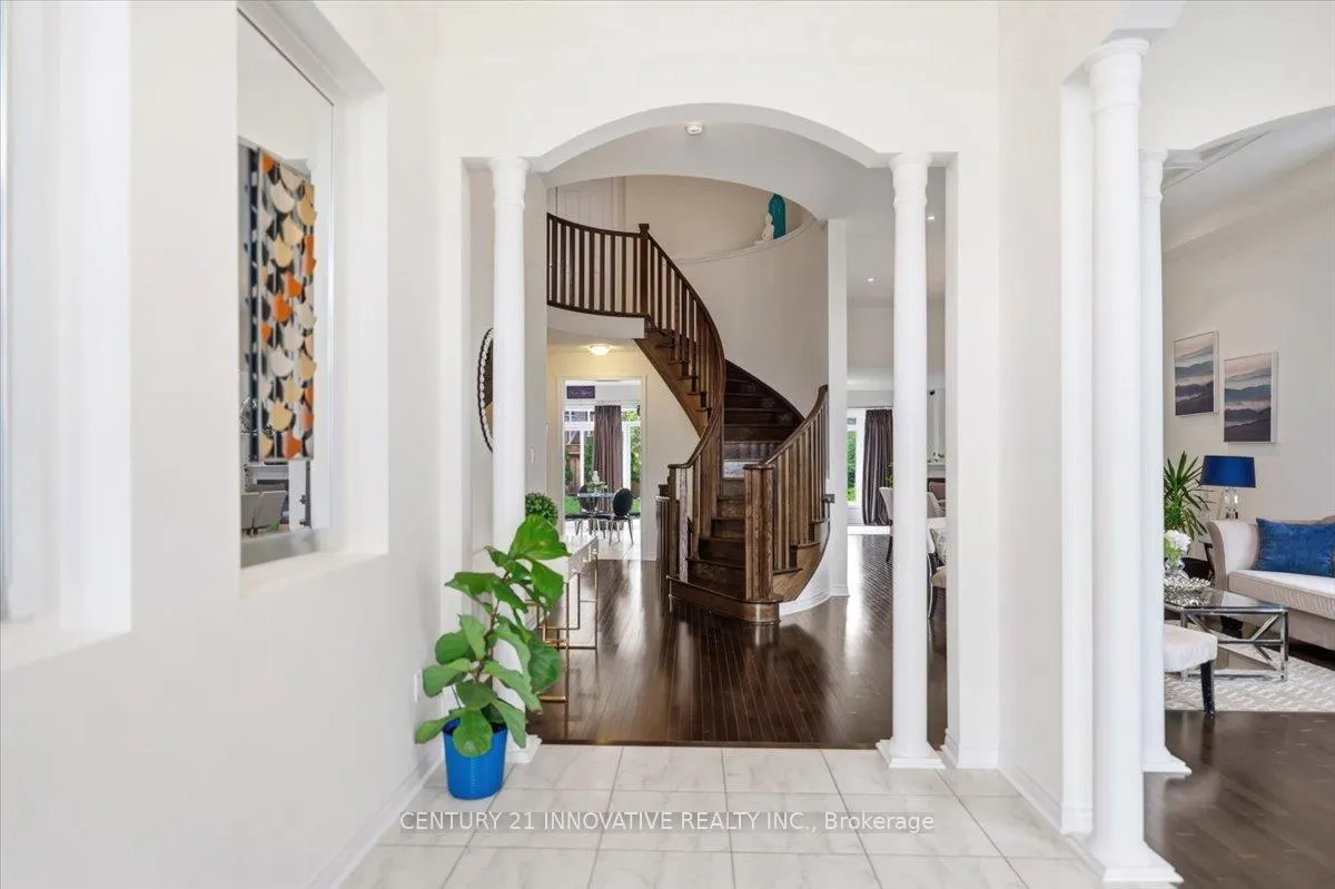 Photo 6 of 13 Royal West Dr, Brampton, Credit Valley — HOMEH
