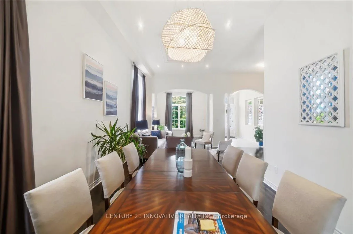 Photo 8 of 13 Royal West Dr, Brampton, Credit Valley — HOMEH