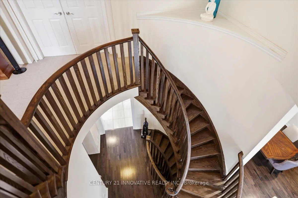 Photo 16 of 13 Royal West Dr, Brampton, Credit Valley — HOMEH