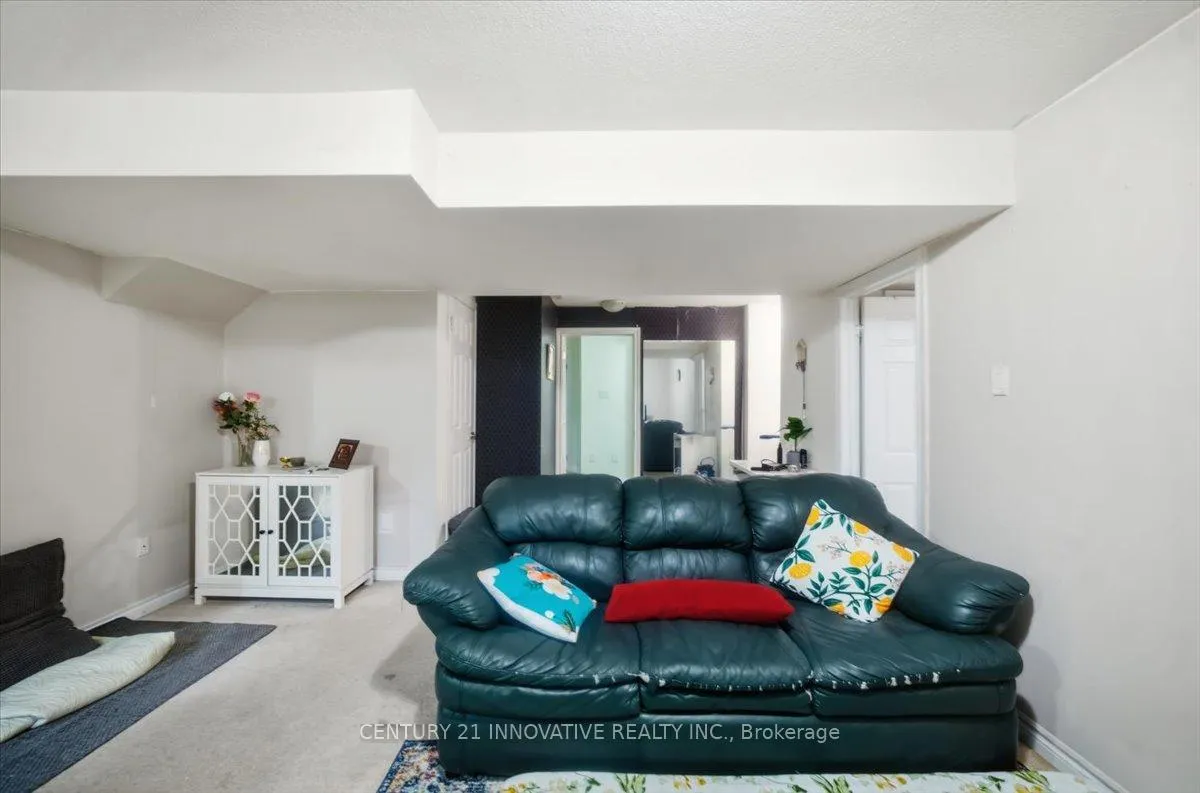 Photo 32 of 13 Royal West Dr, Brampton, Credit Valley — HOMEH