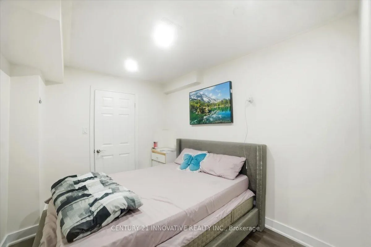 Photo 35 of 13 Royal West Dr, Brampton, Credit Valley — HOMEH