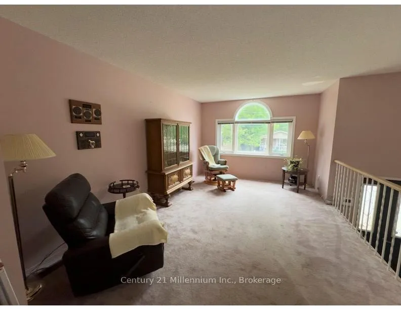 Photo 5 of 15 Savarin Street, Wasaga Beach — HOMEH