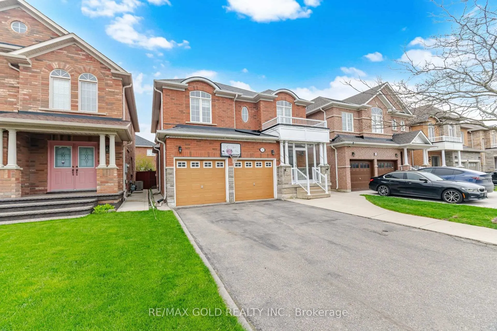 Photo 3 of 23 Millsborough Road, Brampton, Bram East — HOMEH