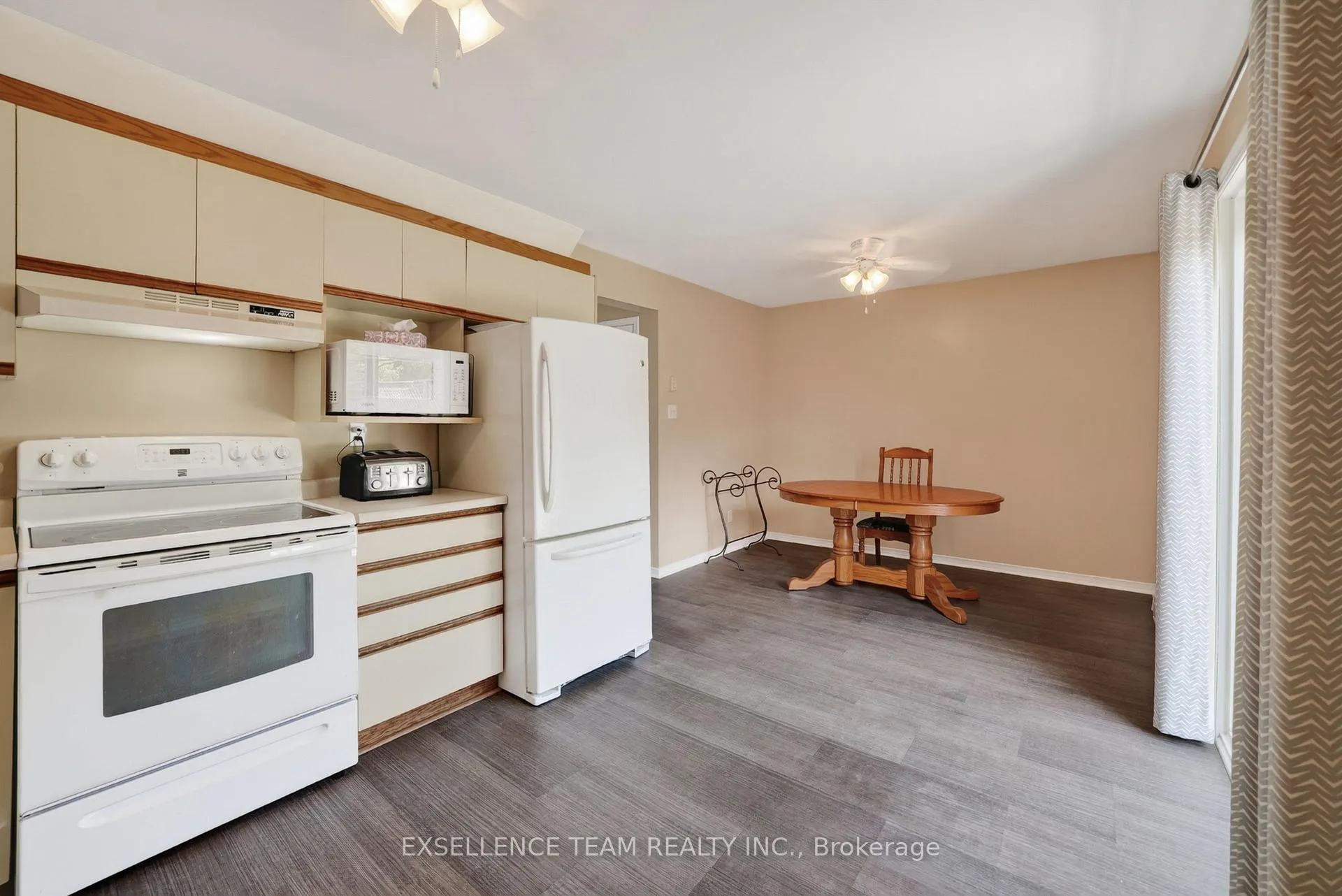 Photo 3 of 645 Fraser Avenue, Cornwall, Cornwall — HOMEH