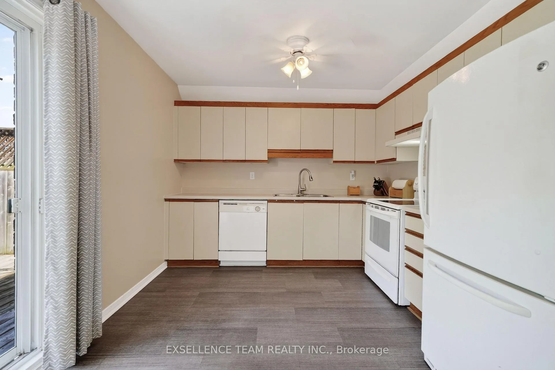 Photo 4 of 645 Fraser Avenue, Cornwall, Cornwall — HOMEH