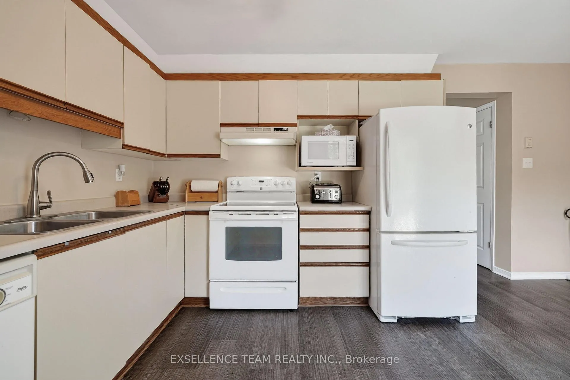 Photo 5 of 645 Fraser Avenue, Cornwall, Cornwall — HOMEH