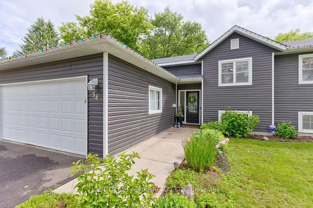 Photo 2 of 34 Selkirk Street, Petawawa, Petawawa — HOMEH