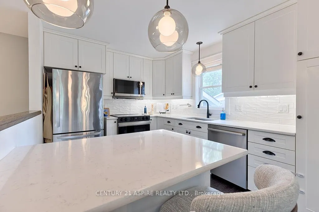 Photo 11 of 34 Selkirk Street, Petawawa, Petawawa — HOMEH