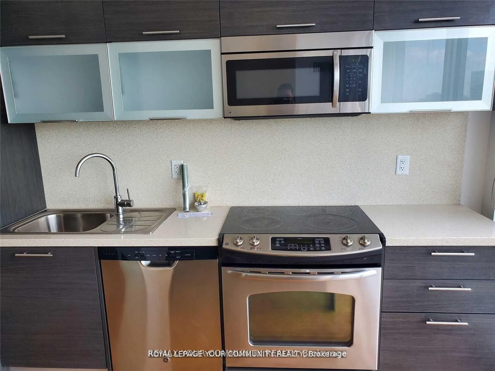 Photo 8 of Unit 2814, 386 Yonge Street, Toronto, Bay Street Corridor — HOMEH