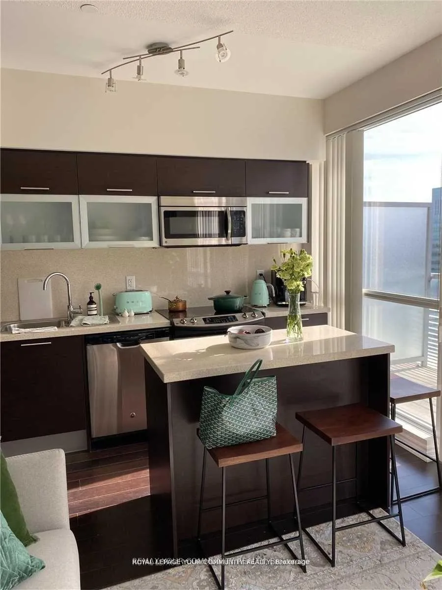 Photo 9 of Unit 2814, 386 Yonge Street, Toronto, Bay Street Corridor — HOMEH