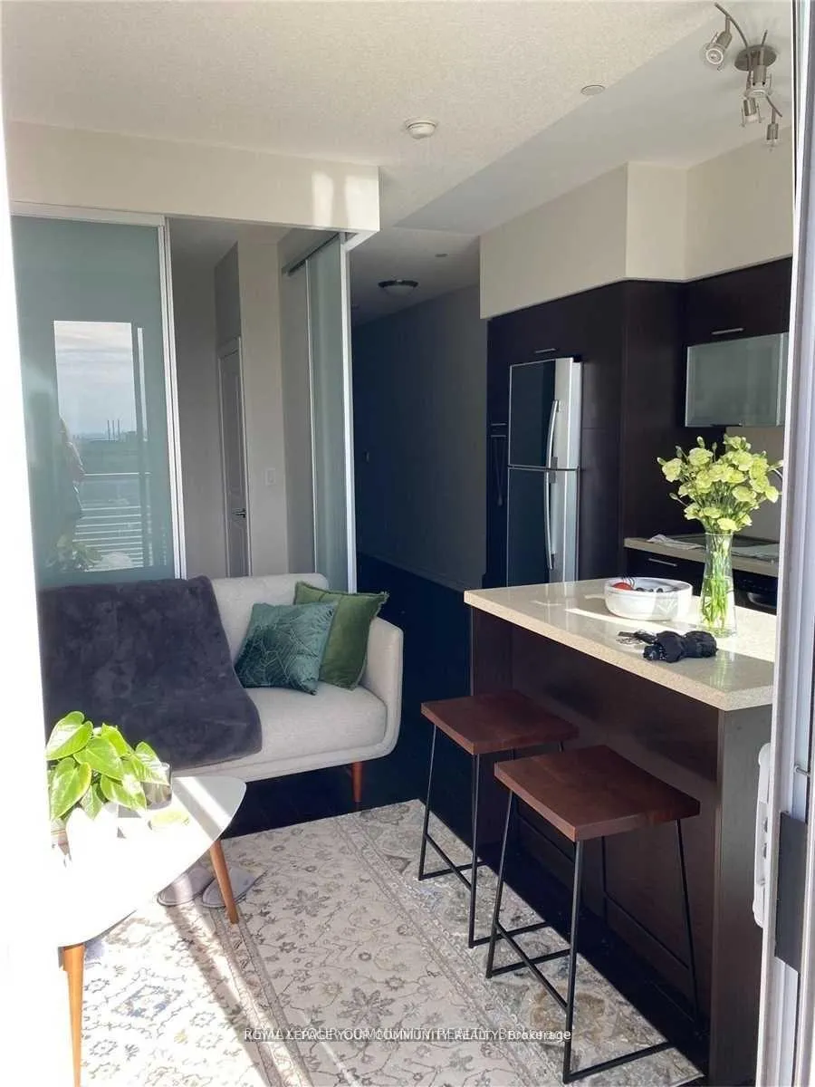 Photo 13 of Unit 2814, 386 Yonge Street, Toronto, Bay Street Corridor — HOMEH