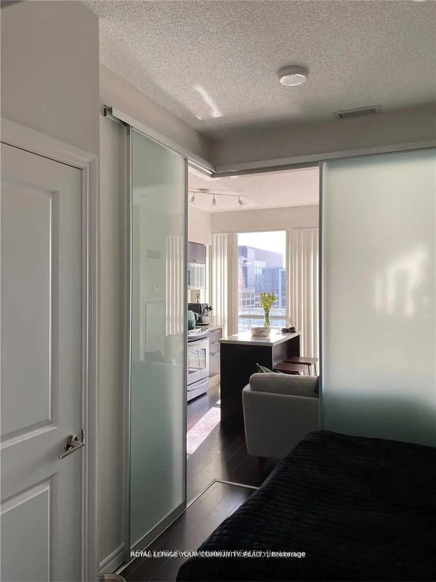 Photo 14 of Unit 2814, 386 Yonge Street, Toronto, Bay Street Corridor — HOMEH