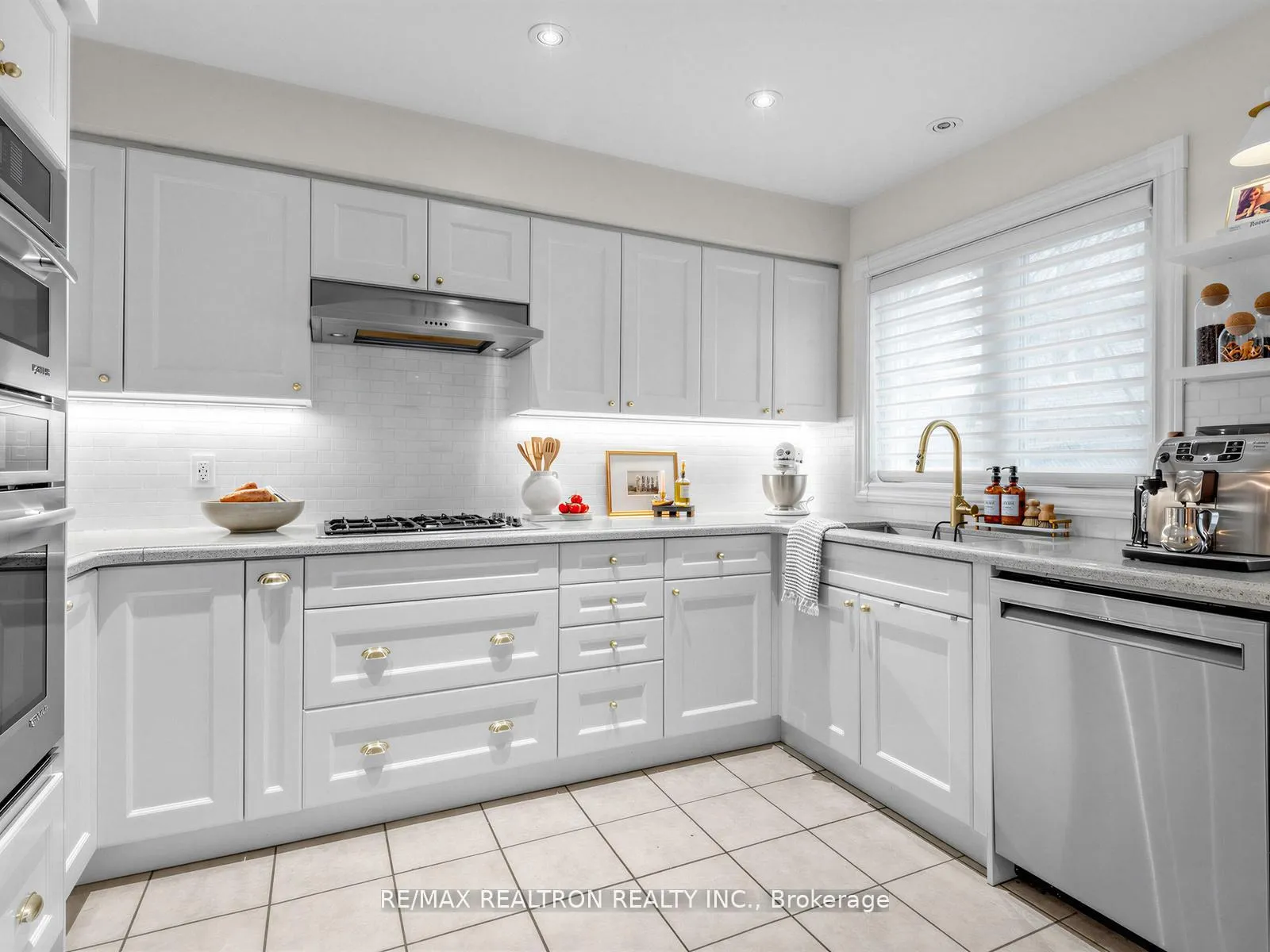 Photo 10 of 57 Skipton Trail, Aurora, Bayview Wellington — HOMEH