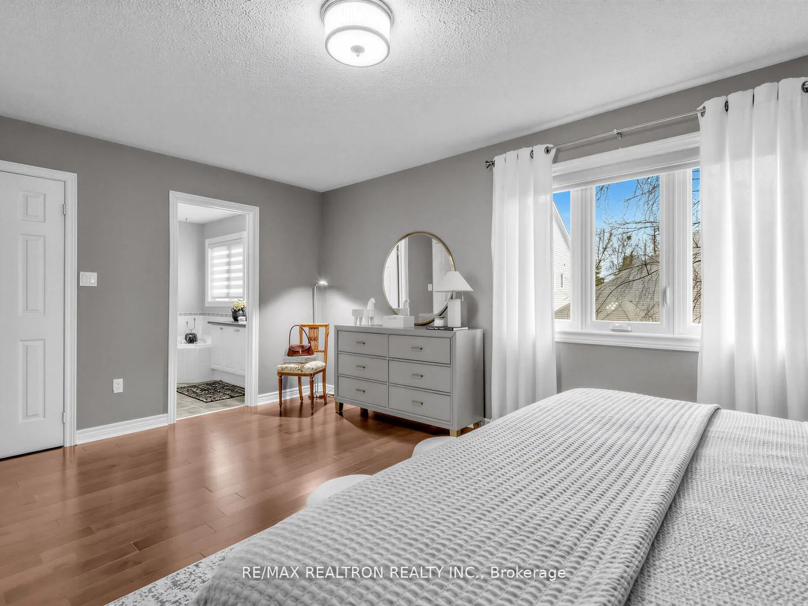 Photo 16 of 57 Skipton Trail, Aurora, Bayview Wellington — HOMEH