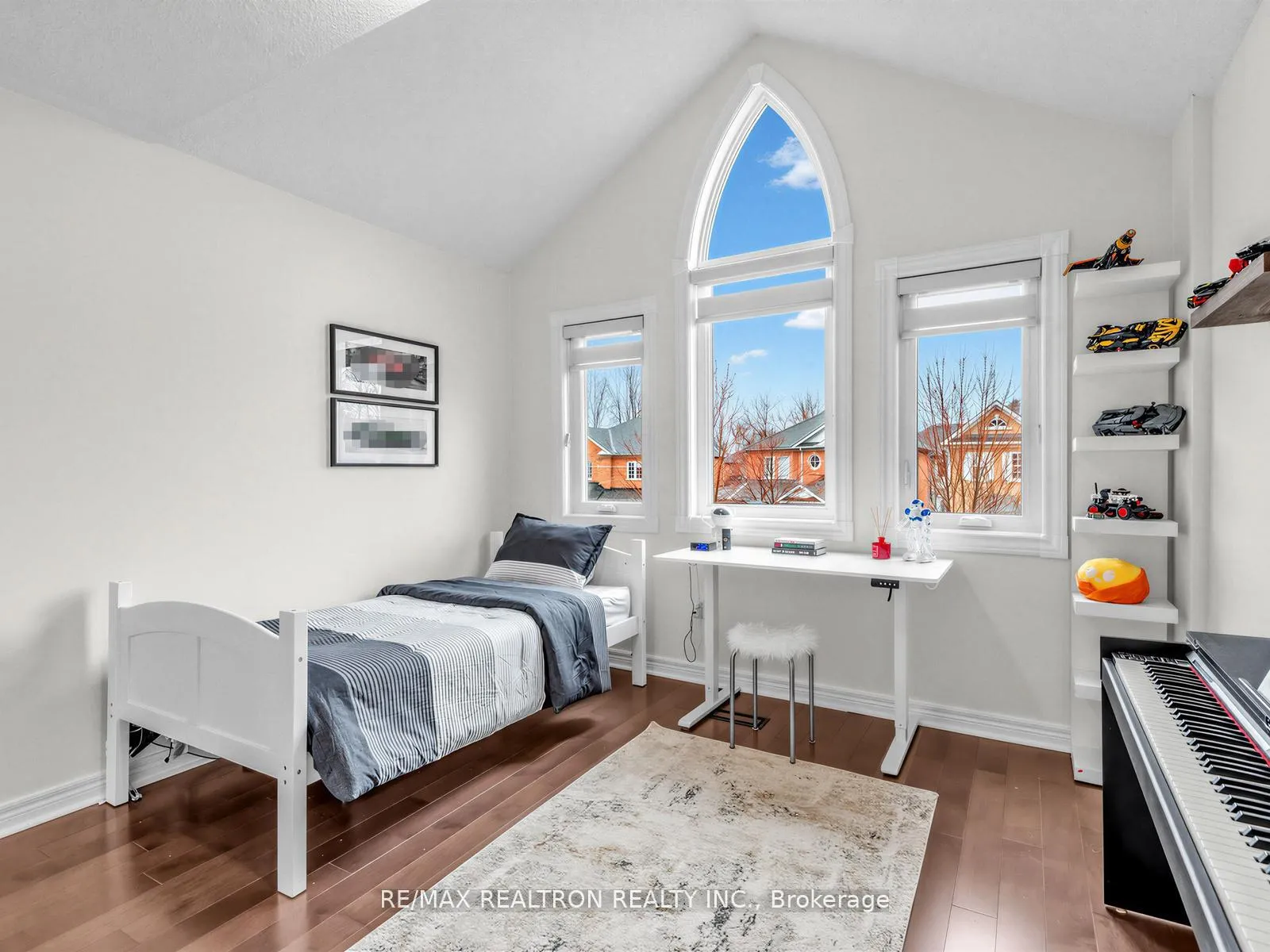 Photo 21 of 57 Skipton Trail, Aurora, Bayview Wellington — HOMEH