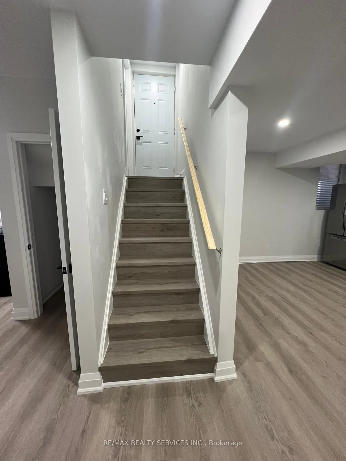 Photo 4 of Unit Basement, 25 Copperhill Heights, Barrie, Rural Barrie Southeast — HOMEH