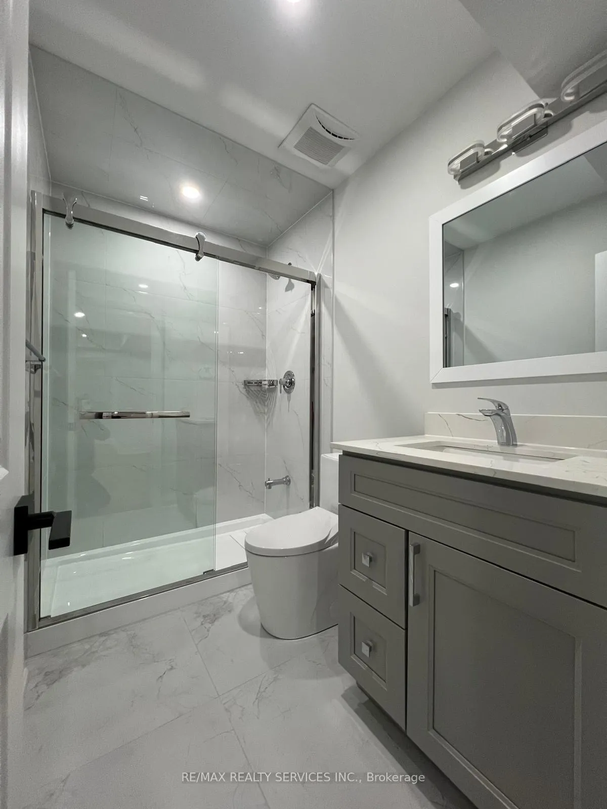 Photo 8 of Unit Basement, 25 Copperhill Heights, Barrie, Rural Barrie Southeast — HOMEH