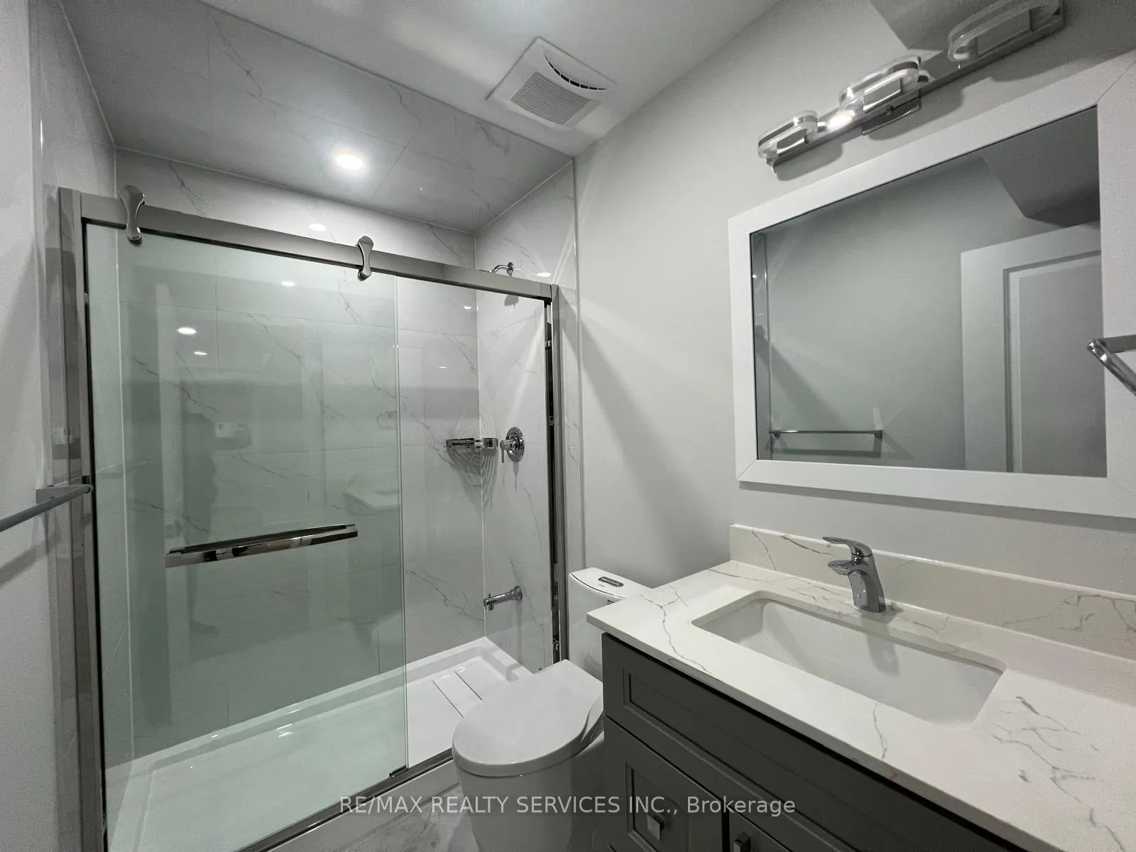 Photo 9 of Unit Basement, 25 Copperhill Heights, Barrie, Rural Barrie Southeast — HOMEH