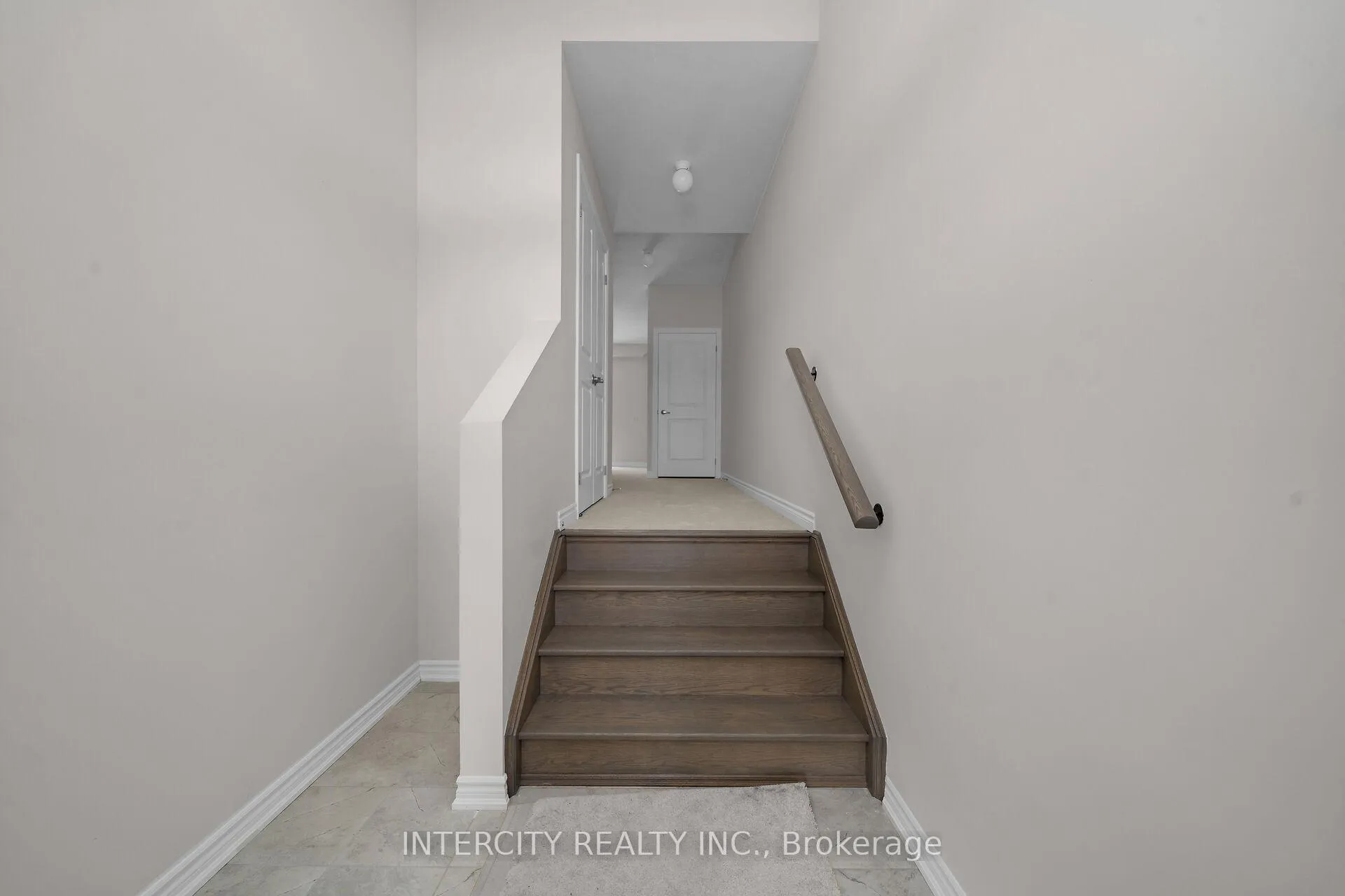 Photo 3 of 83 Divadale Road, Vaughan, Elder Mills — HOMEH