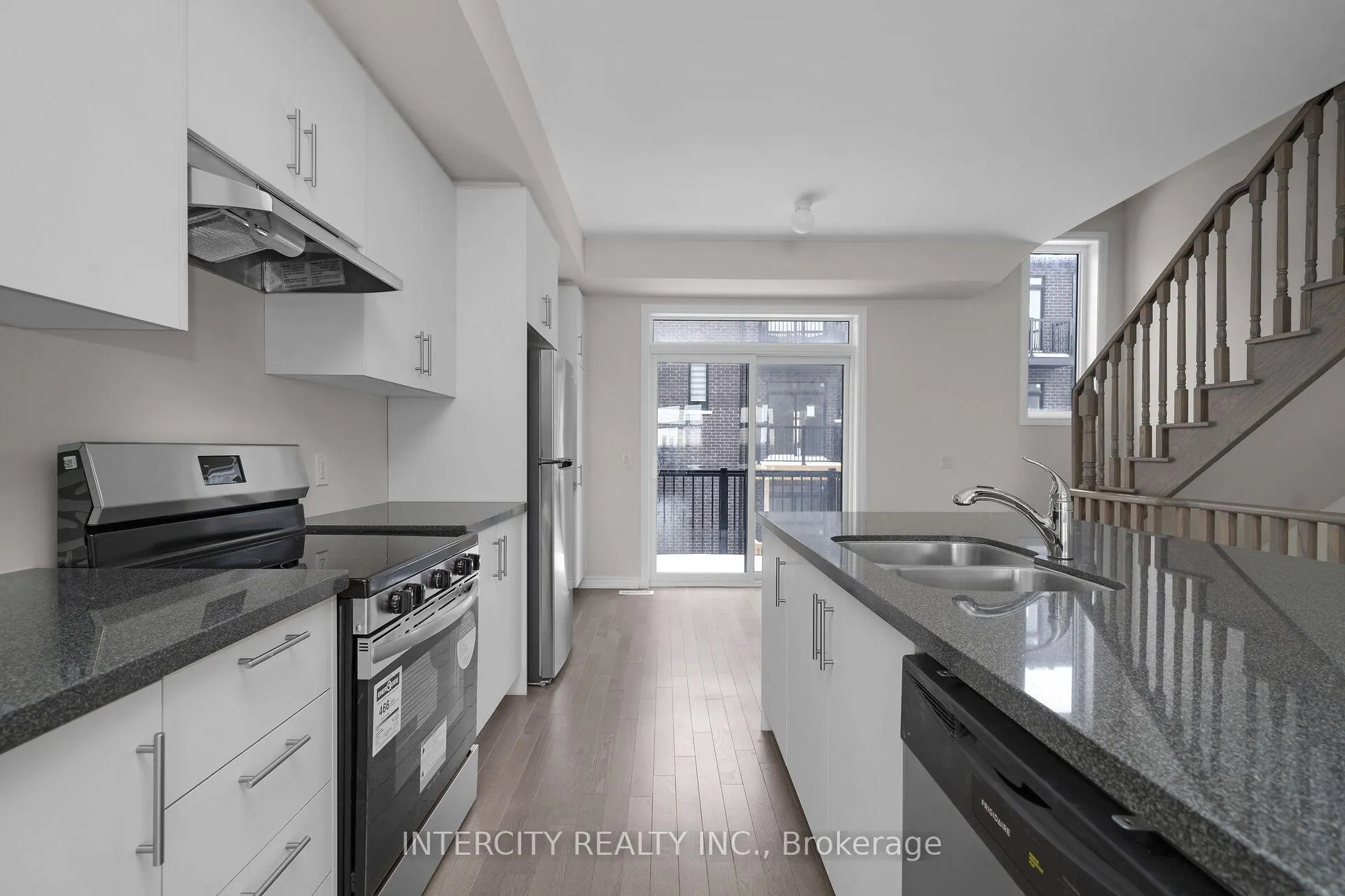 Photo 9 of 83 Divadale Road, Vaughan, Elder Mills — HOMEH