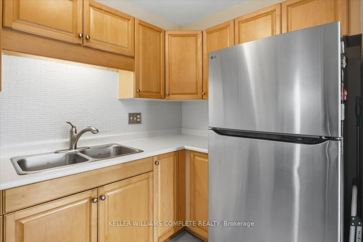 Photo 13 of Unit 46, 35 Albion Street, Belleville, Belleville Ward — HOMEH