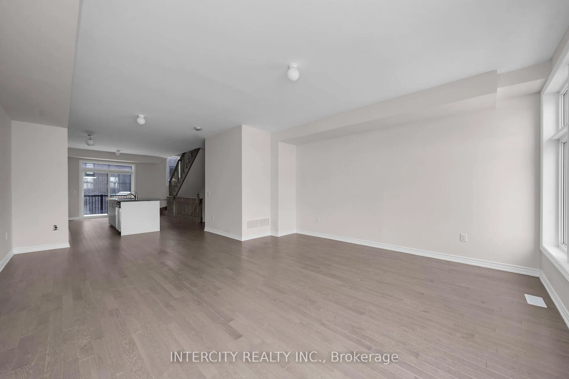 Photo 16 of 34 Radisson Street, Vaughan, Elder Mills — HOMEH