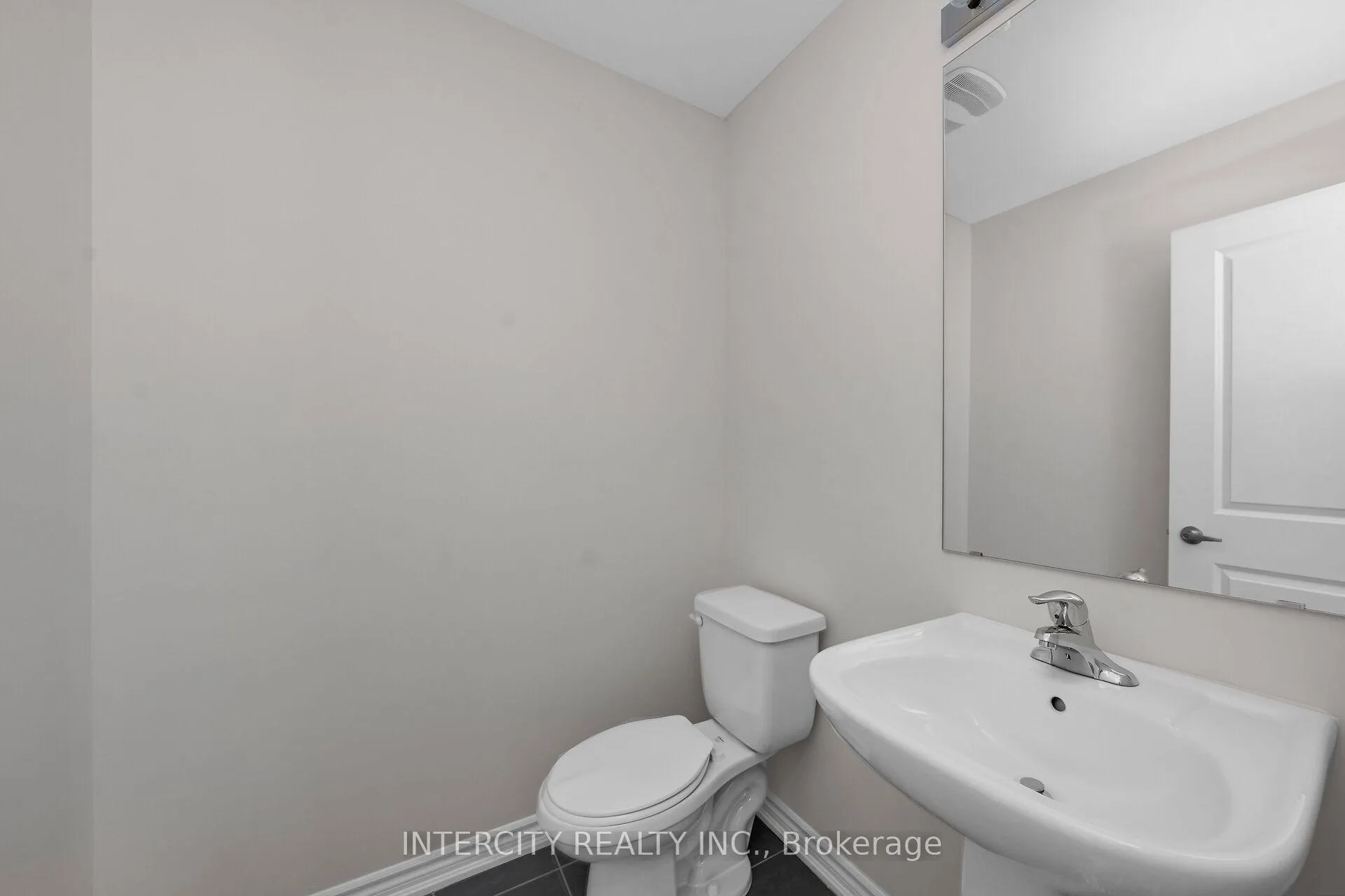 Photo 18 of 34 Radisson Street, Vaughan, Elder Mills — HOMEH