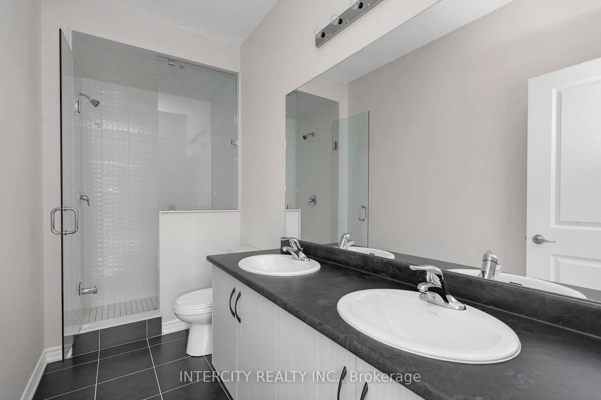 Photo 23 of 34 Radisson Street, Vaughan, Elder Mills — HOMEH