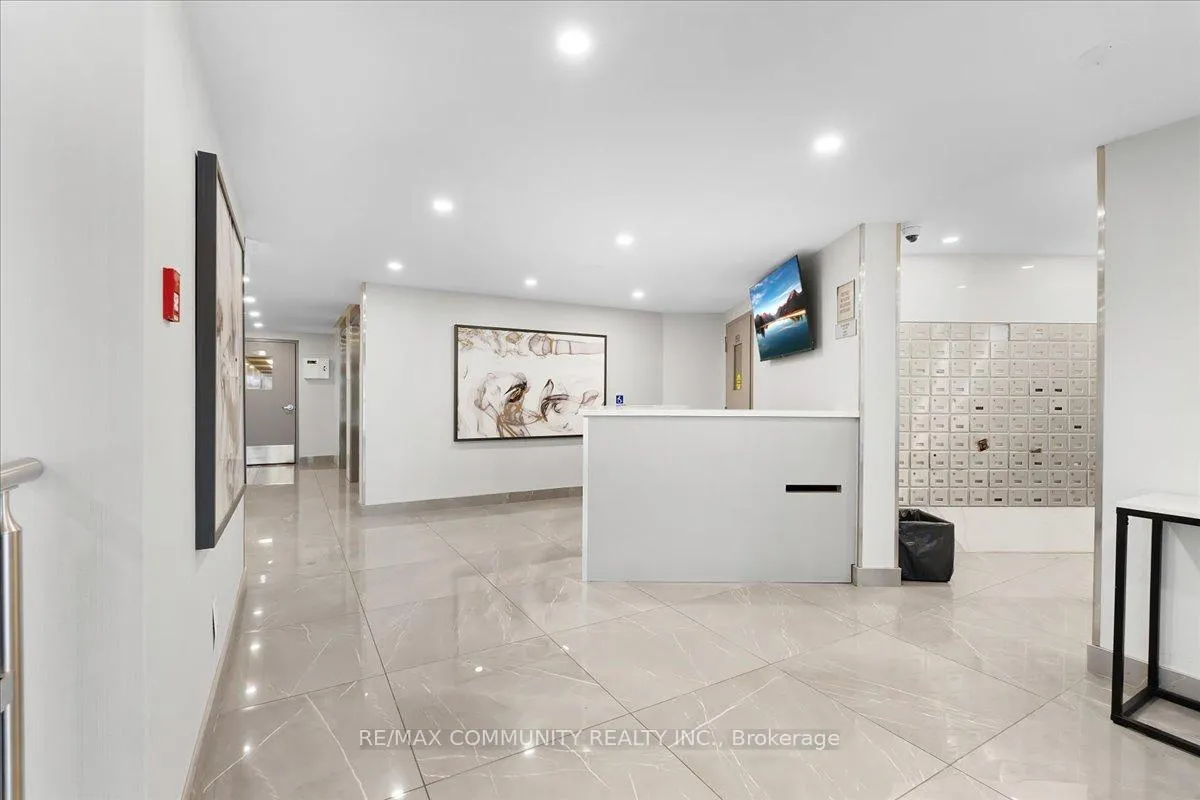 Photo 3 of Unit 1419, 10 Edgecliffe Golfway, Toronto, Flemingdon Park — HOMEH