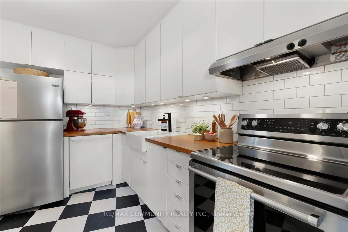 Photo 11 of Unit 1419, 10 Edgecliffe Golfway, Toronto, Flemingdon Park — HOMEH