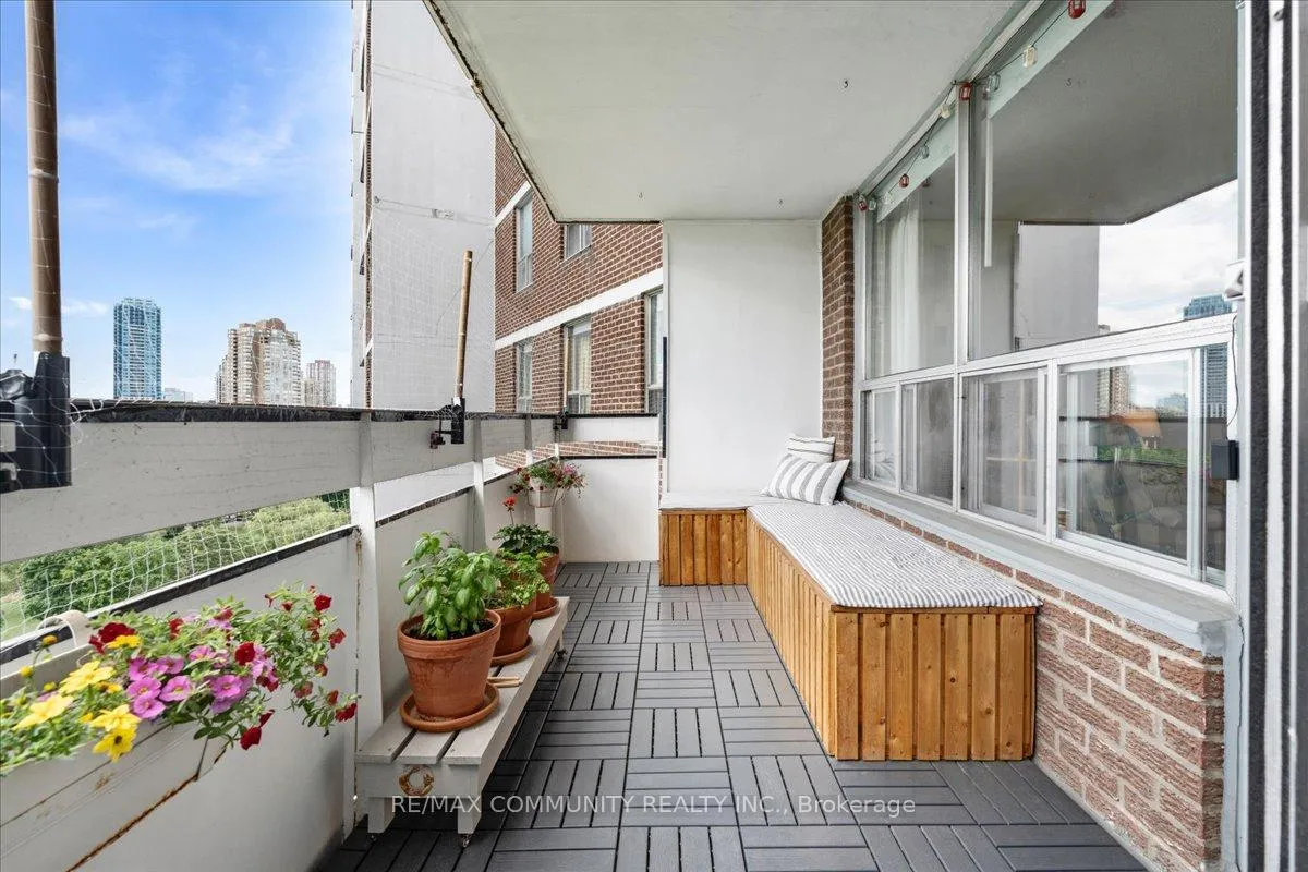 Photo 25 of Unit 1419, 10 Edgecliffe Golfway, Toronto, Flemingdon Park — HOMEH