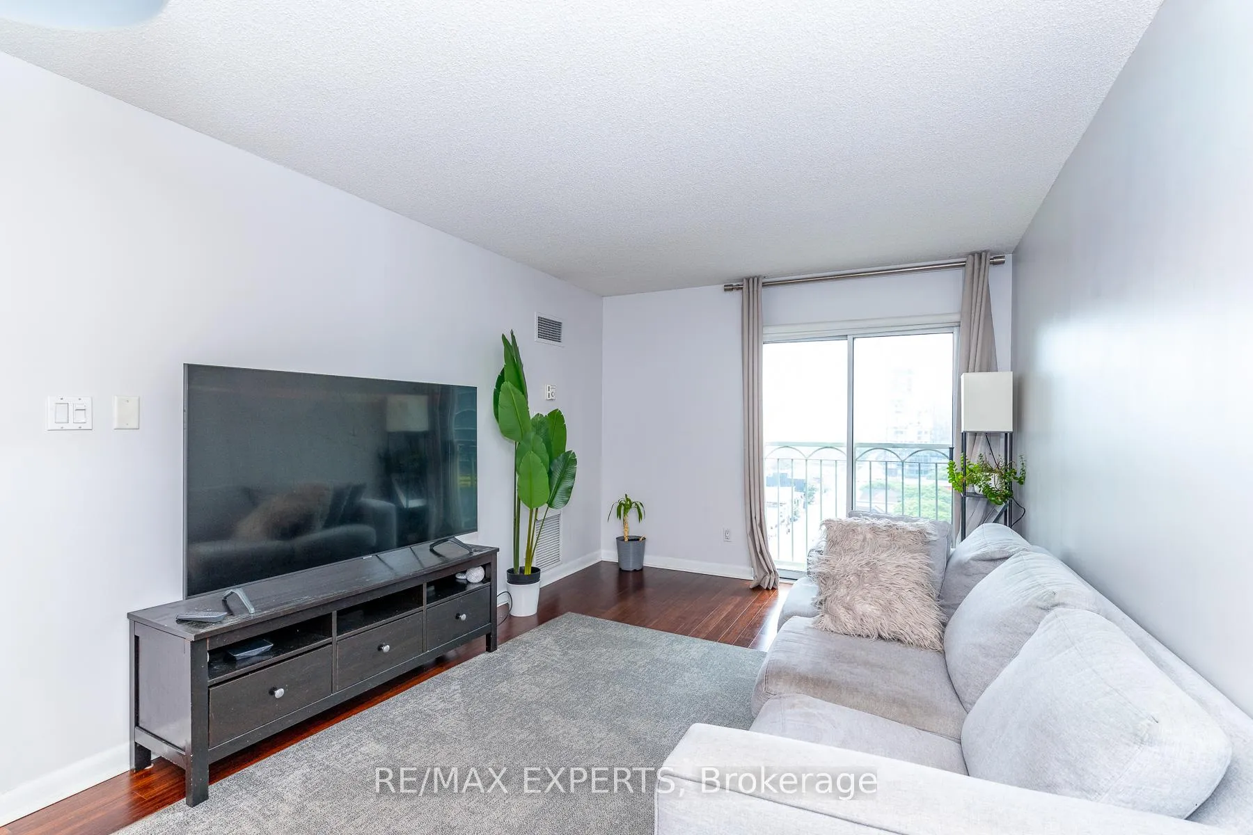 Photo 5 of Unit 1414, 323 Richmond Street E, Toronto, Moss Park — HOMEH