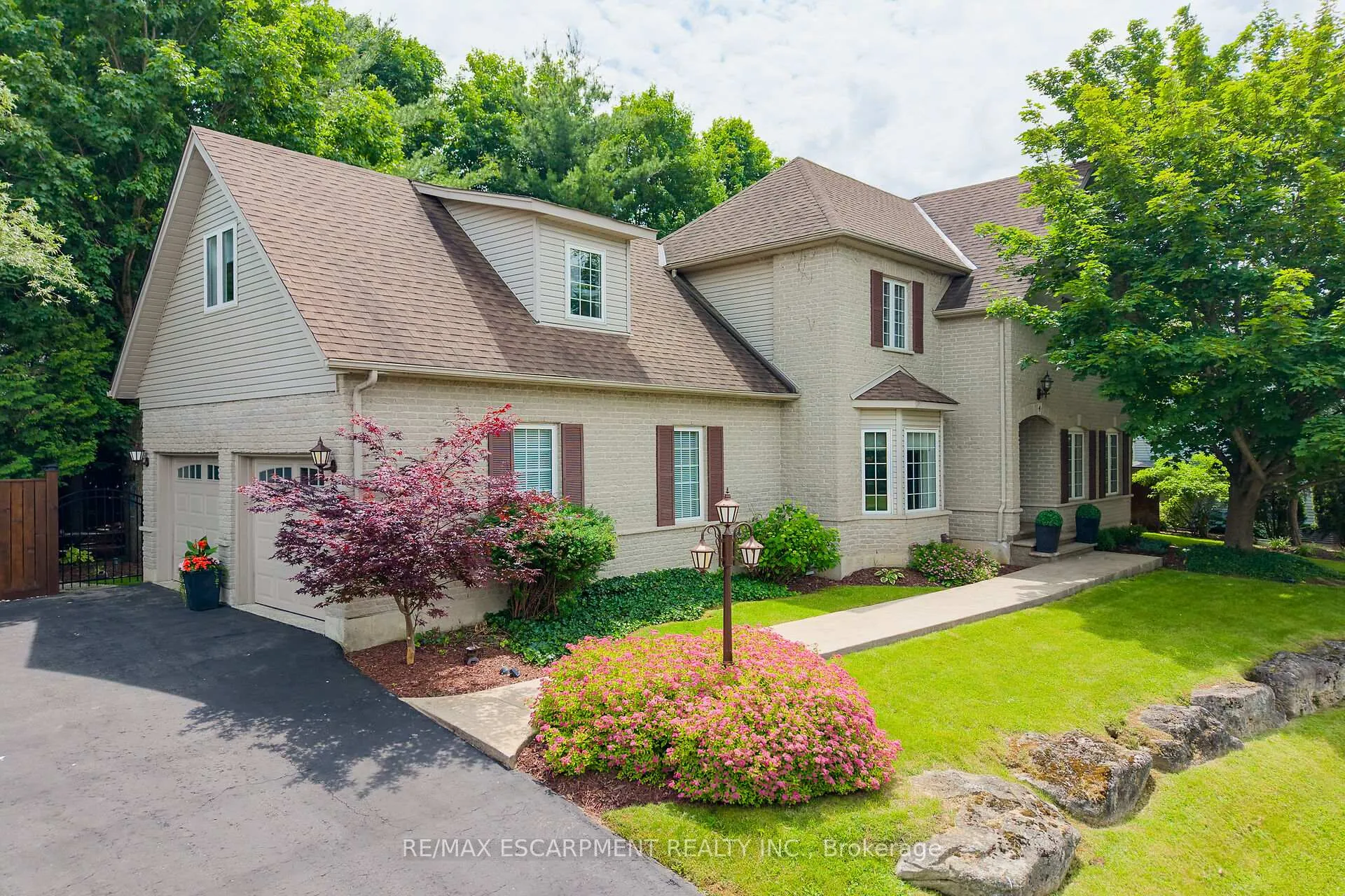Photo 1 of 4 Valley Ridge Lane, Hamilton, Rural Flamborough — HOMEH
