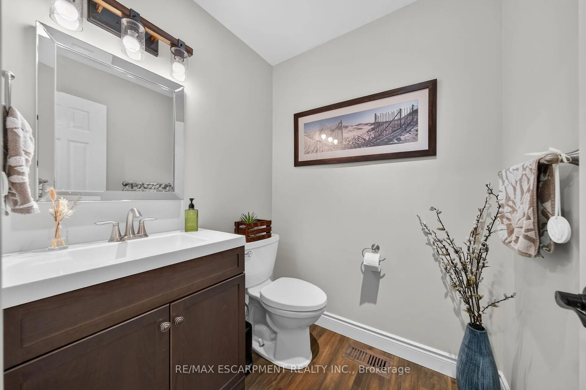 Photo 10 of 4 Valley Ridge Lane, Hamilton, Rural Flamborough — HOMEH