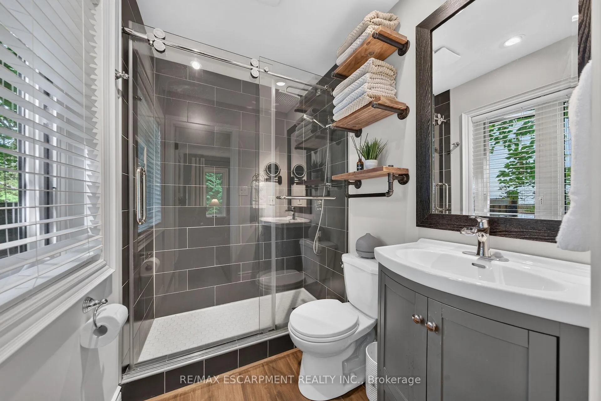 Photo 19 of 4 Valley Ridge Lane, Hamilton, Rural Flamborough — HOMEH