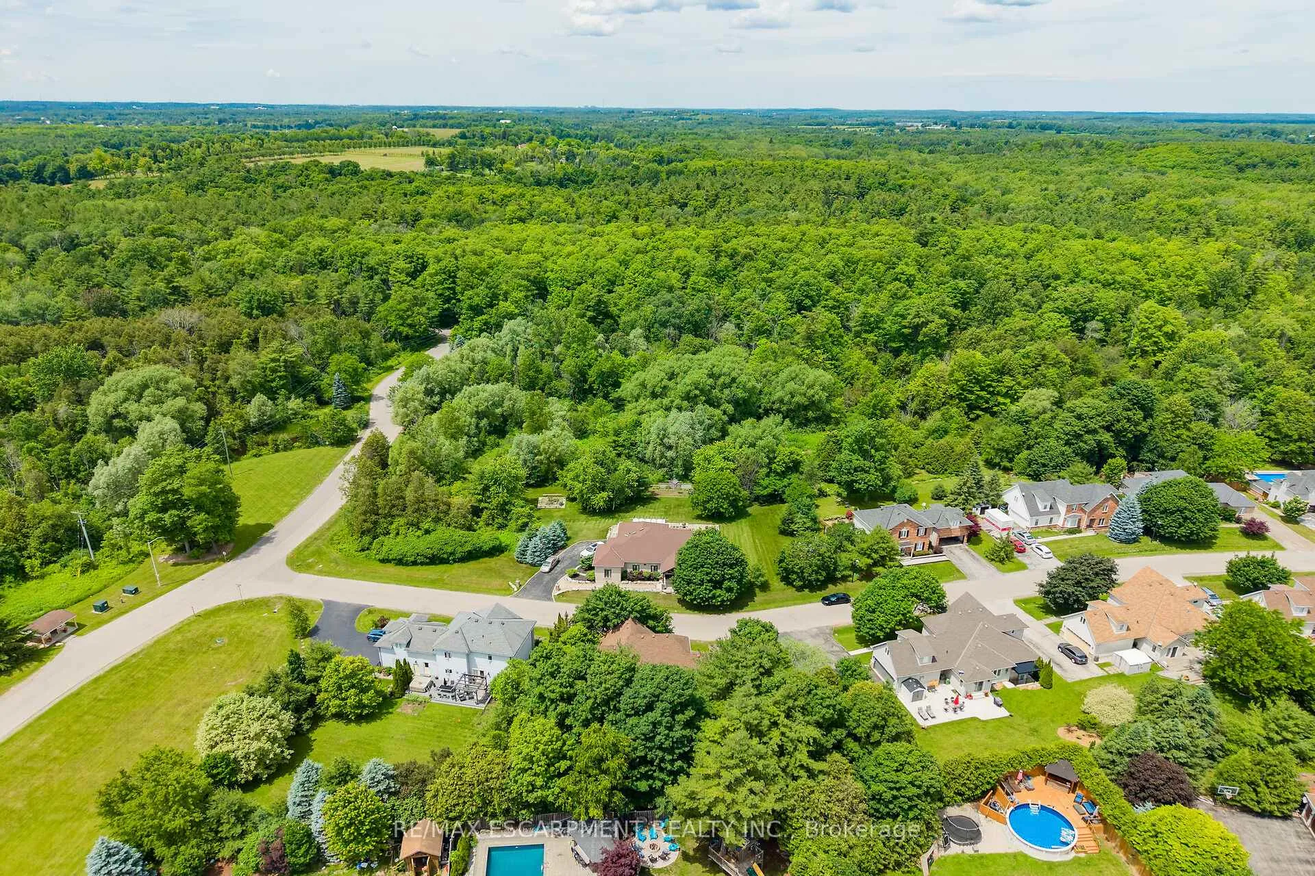 Photo 47 of 4 Valley Ridge Lane, Hamilton, Rural Flamborough — HOMEH