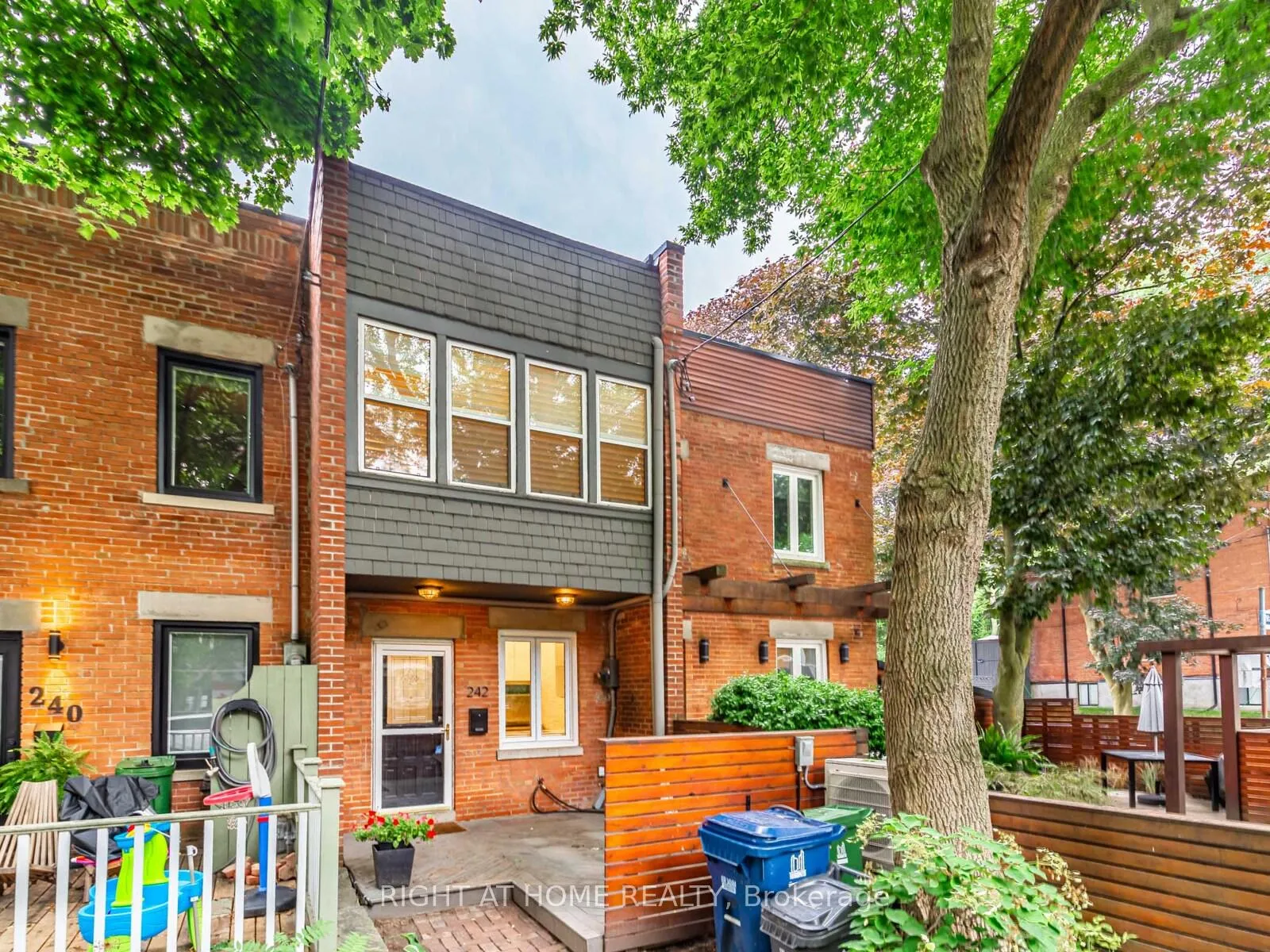 Photo 2 of 242 Waverley Road, Toronto, The Beaches — HOMEH