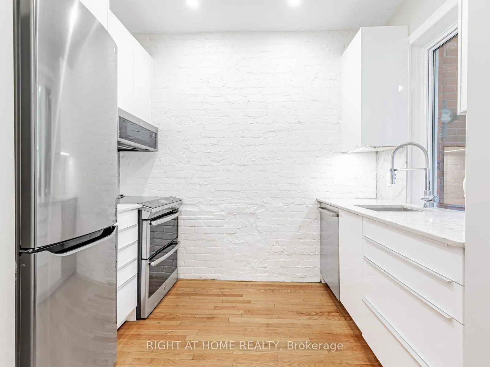 Photo 6 of 242 Waverley Road, Toronto, The Beaches — HOMEH