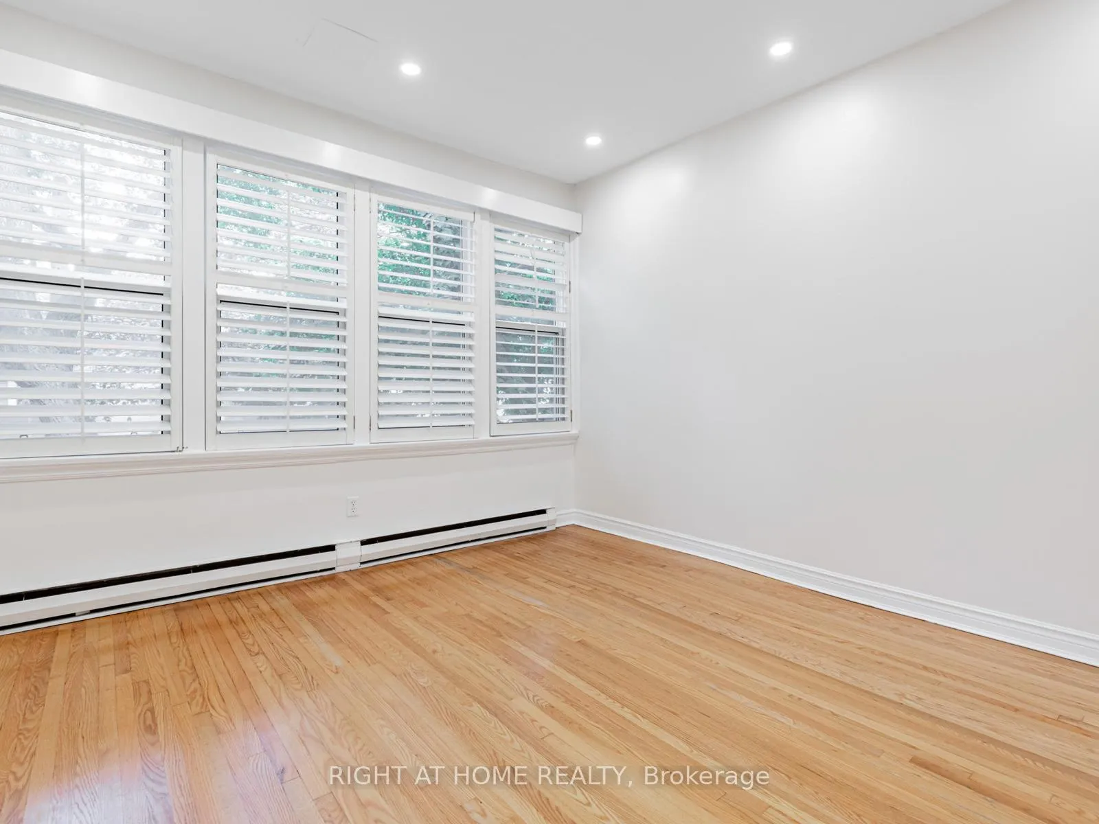 Photo 16 of 242 Waverley Road, Toronto, The Beaches — HOMEH
