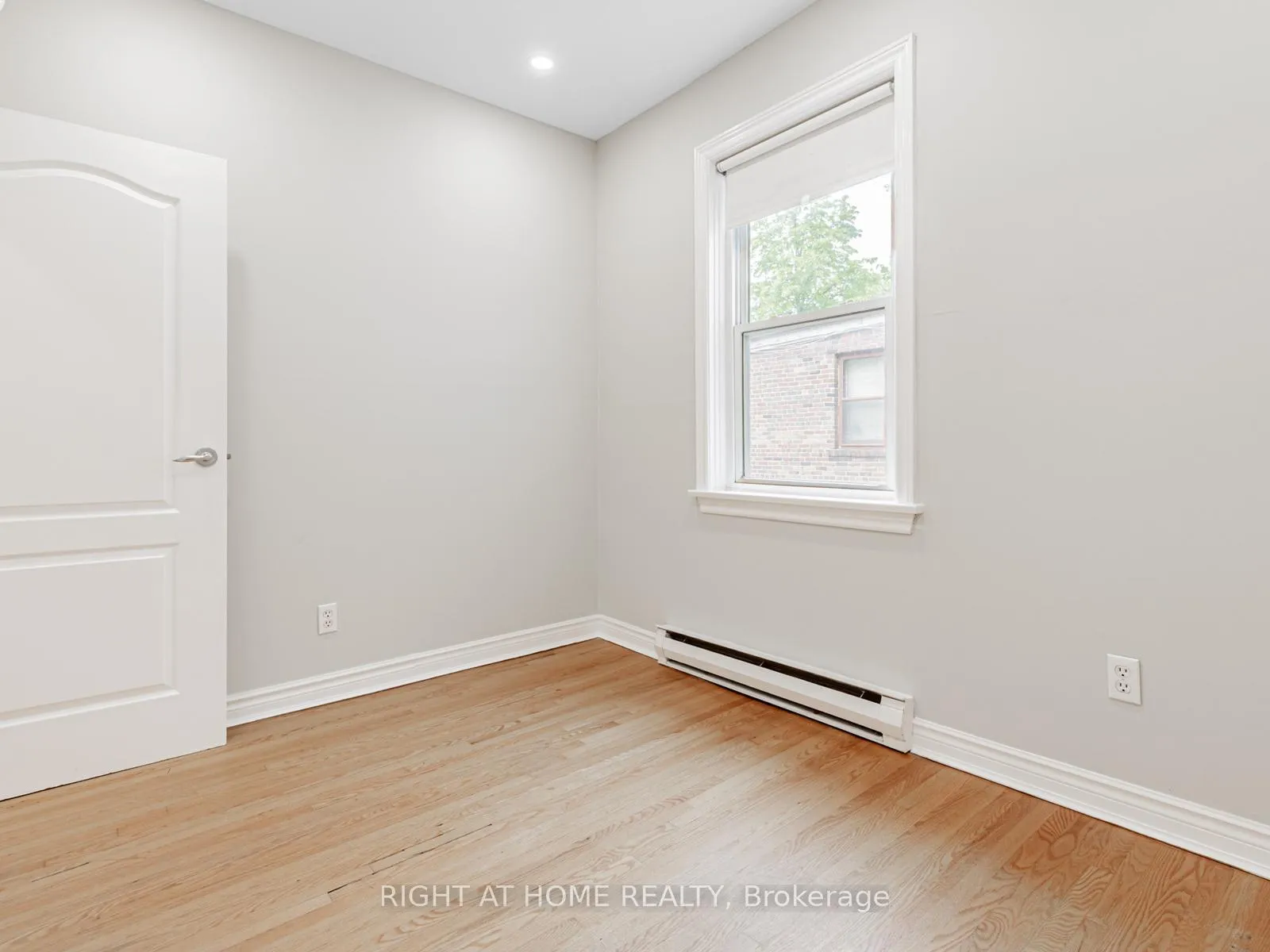Photo 19 of 242 Waverley Road, Toronto, The Beaches — HOMEH